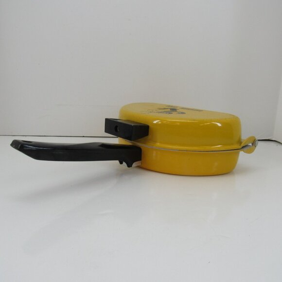 Nordic Ware Omelette Pan Yellow Black Good Morning Rooster Design USA Vintage - Picture 3 of 8